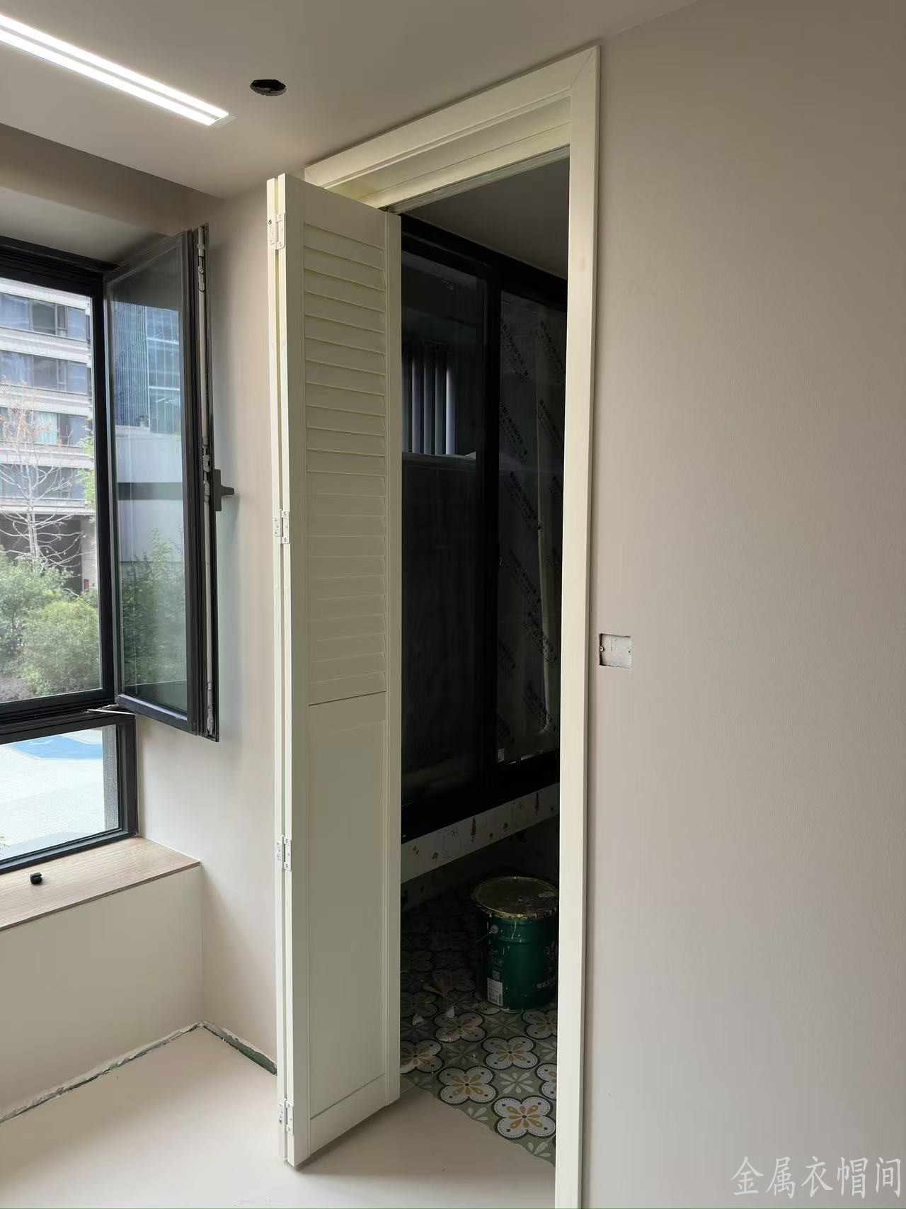 金属衣柜衣帽间定制服务2.jpg