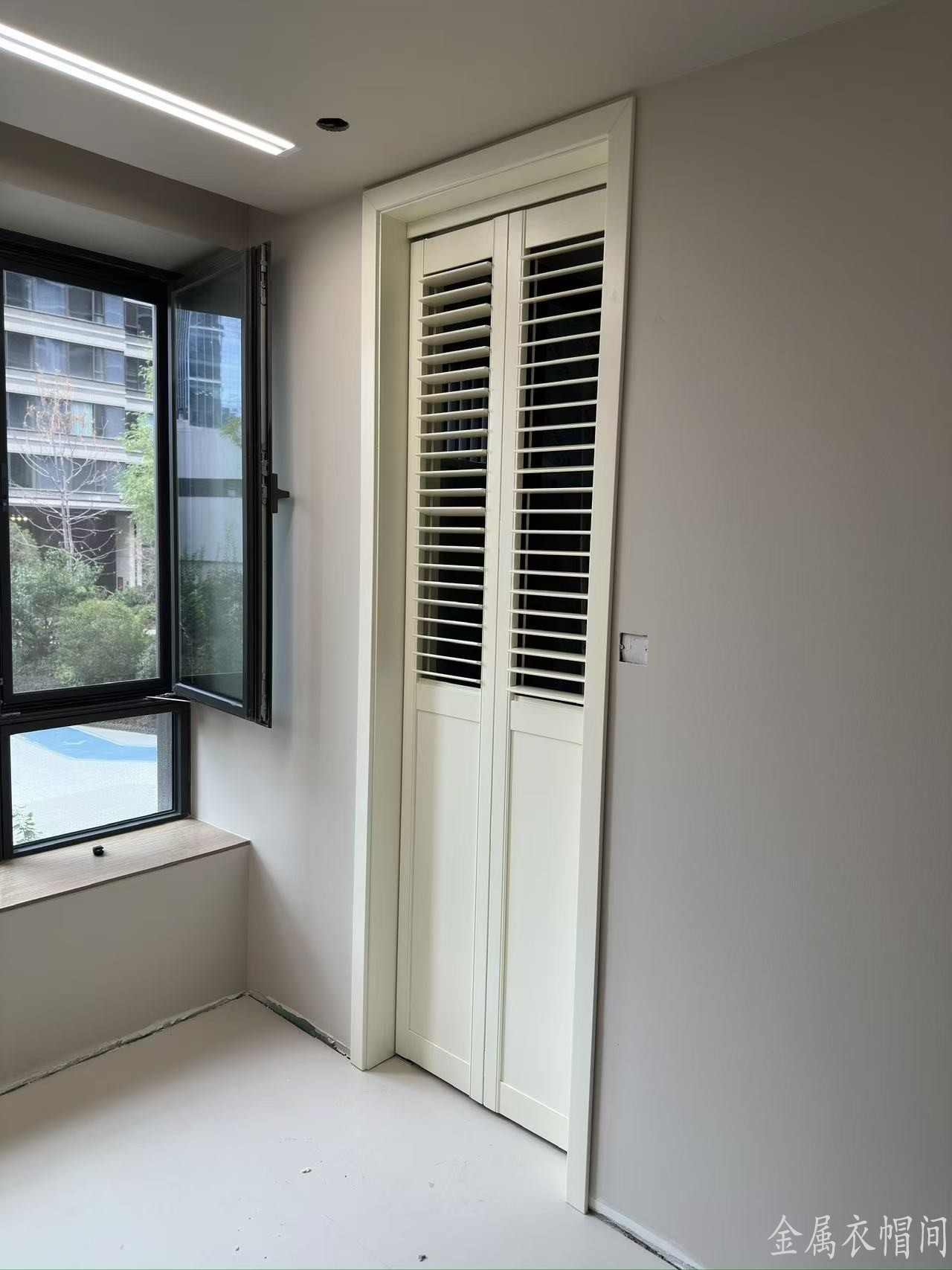 金属衣柜衣帽间定制服务3.jpg