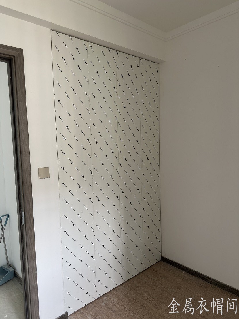 金属衣柜衣帽间定制服务.jpg