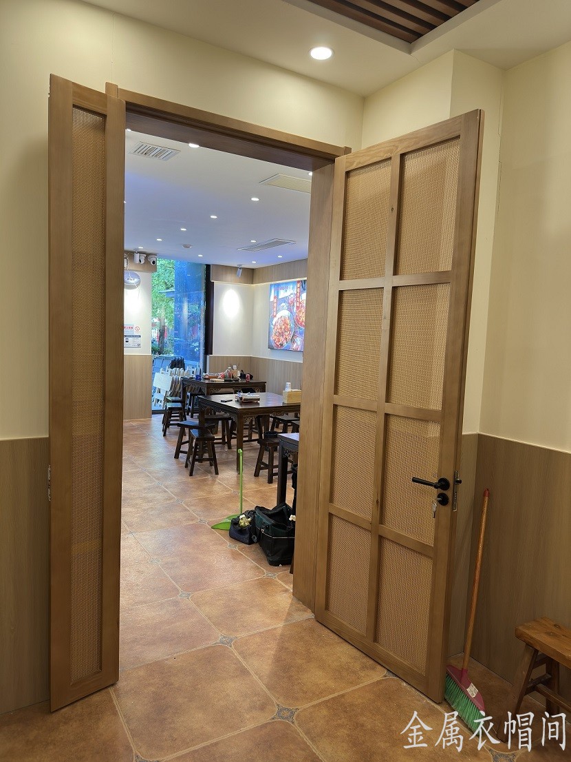 金属衣柜衣帽间定制服务3.jpg