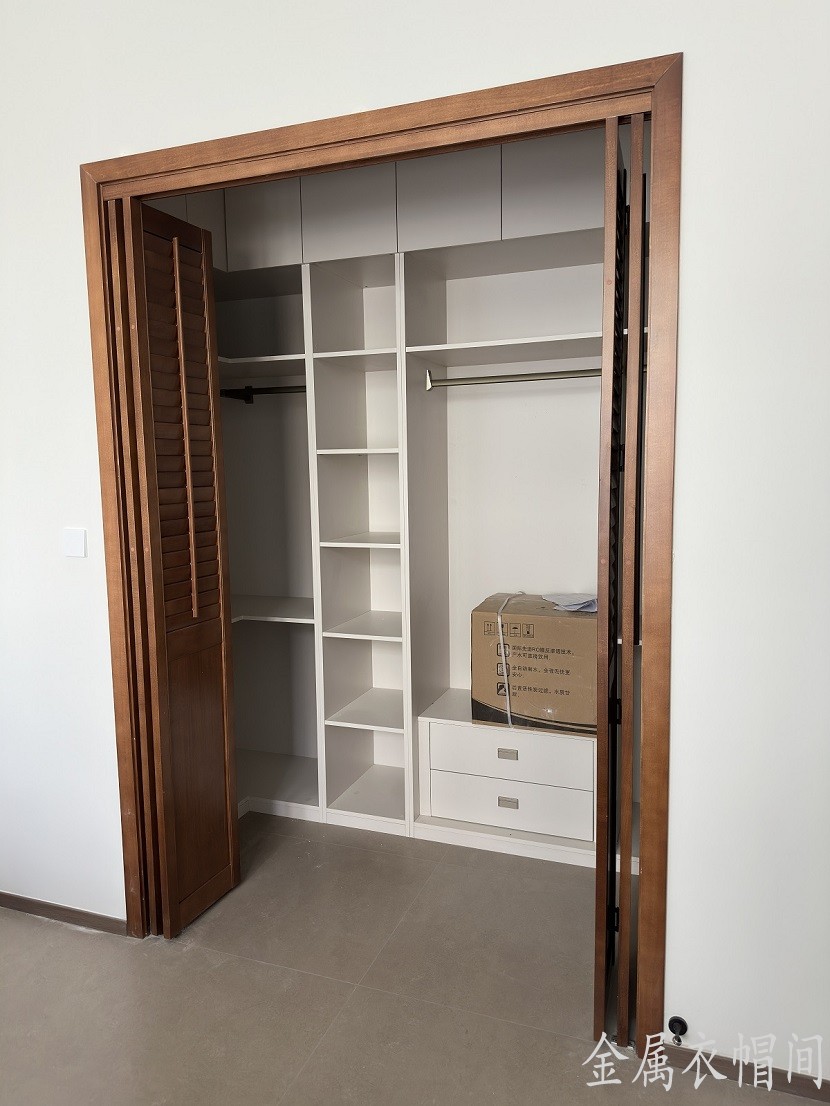 金属衣柜衣帽间定制服务.jpg