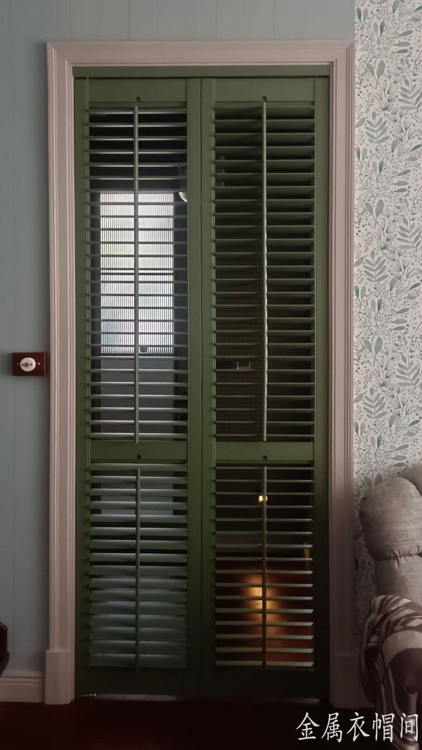 金属衣柜衣帽间定制服务.jpg